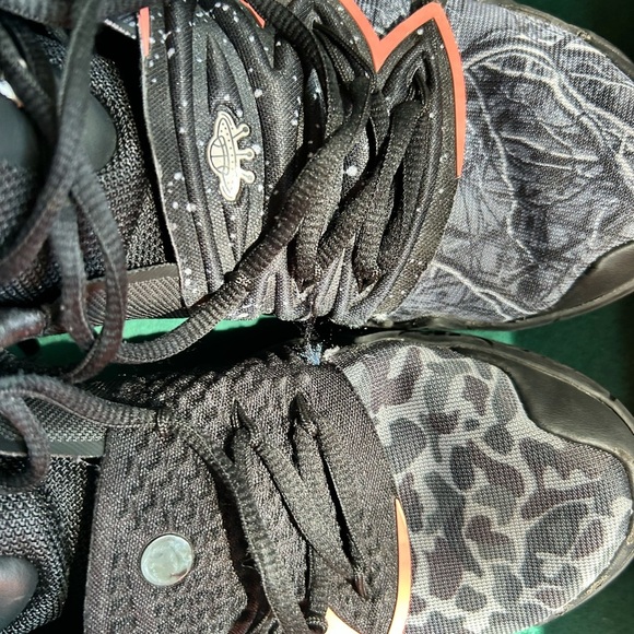 Nike Kybrid S2 Kids Sneakers - Black and Gray - Picture 7 of 16